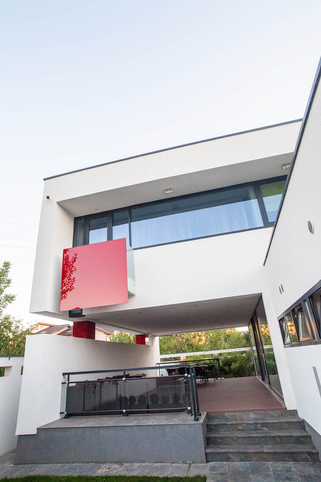 The Pros and Cons of Architectural Glazing